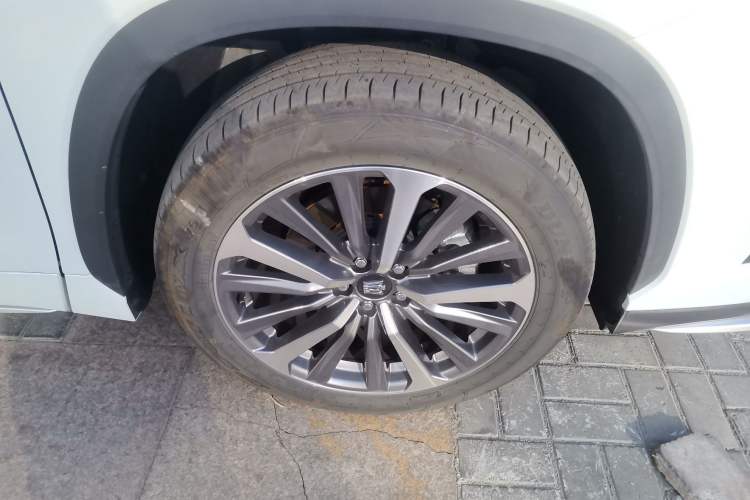 Used Toyota Crown Kluger 2026 Model 2.5L HEV All-Wheel-Drive Prestige Edition Right Front Wheel Hub