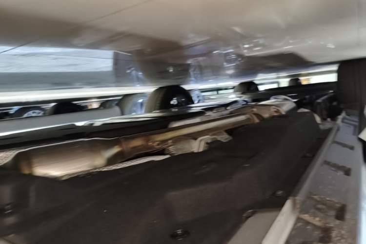 Used Toyota Crown Kluger 2026 Model 2.5L HEV All-Wheel-Drive Prestige Edition Right Side Sill