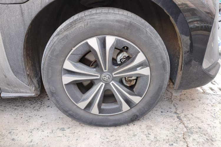 Used Toyota FAW bZ4X 2022 Four-Wheel-Drive High-Performance PRO Edition Right Front Wheel Hub