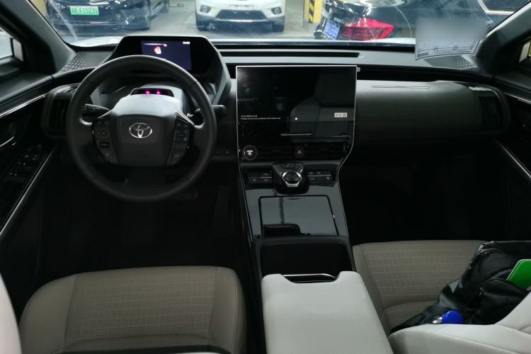 Used Toyota FAW bZ4X 2022 Two-Wheel-Drive Long-Range JOY Edition Center Console
