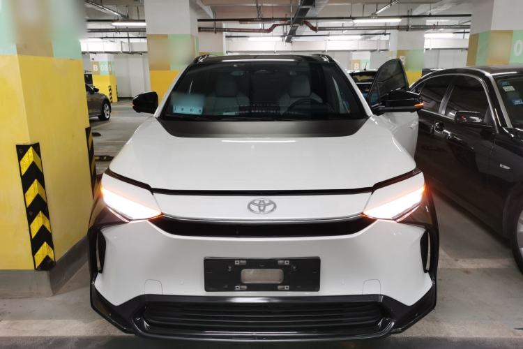 Used Toyota FAW bZ4X 2022 Two-Wheel-Drive Long-Range JOY Edition Front