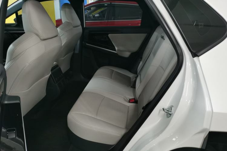 Used Toyota FAW bZ4X 2022 Two-Wheel-Drive Long-Range JOY Edition Left Rear Seat