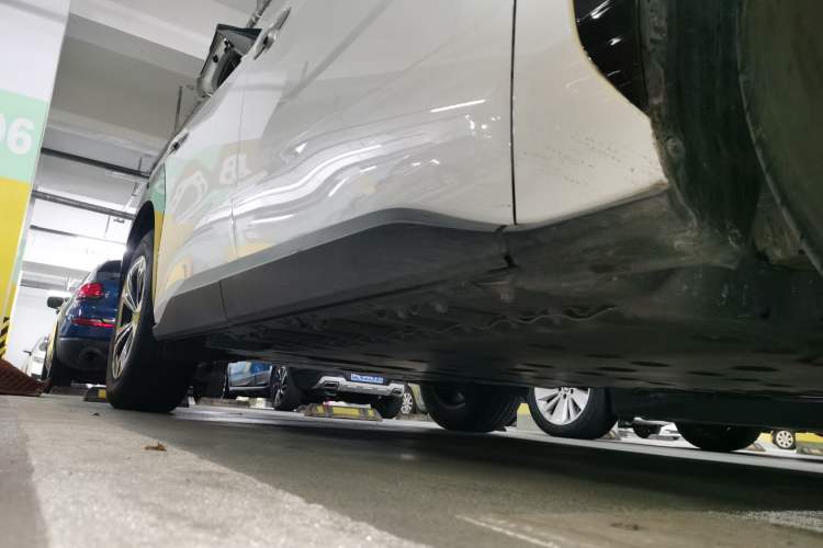Used Toyota FAW bZ4X 2022 Two-Wheel-Drive Long-Range JOY Edition Right Side Sill