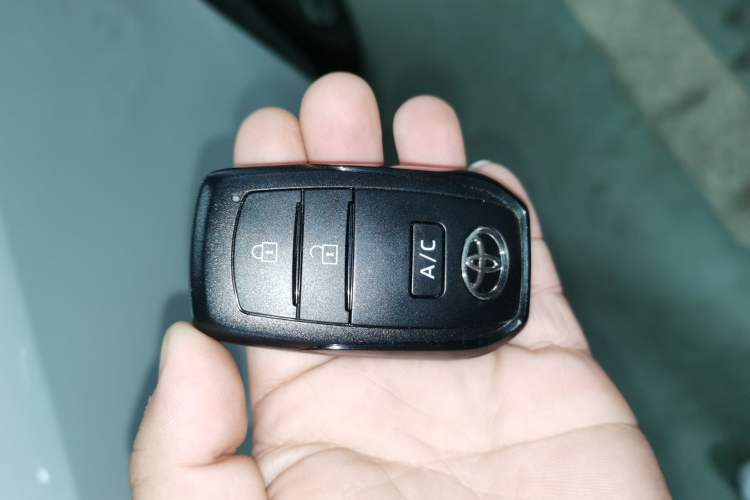 Used Toyota FAW bZ4X 2022 Two-Wheel-Drive Long-Range JOY Edition Vehicle Key