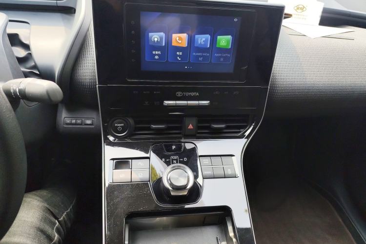 Used Toyota FAW bZ4X 2022 Two-Wheel-Drive Elite JOY Edition Audio And AC Panel