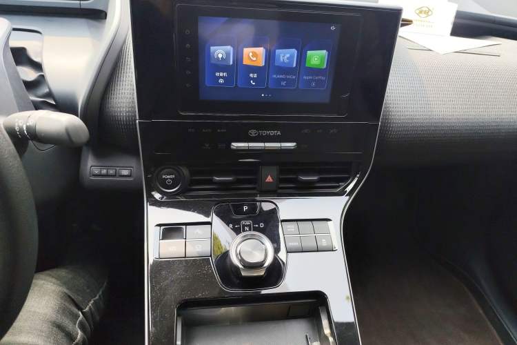 Used Toyota FAW bZ4X 2022 Two-Wheel-Drive Elite JOY Edition Audio And AC Panel