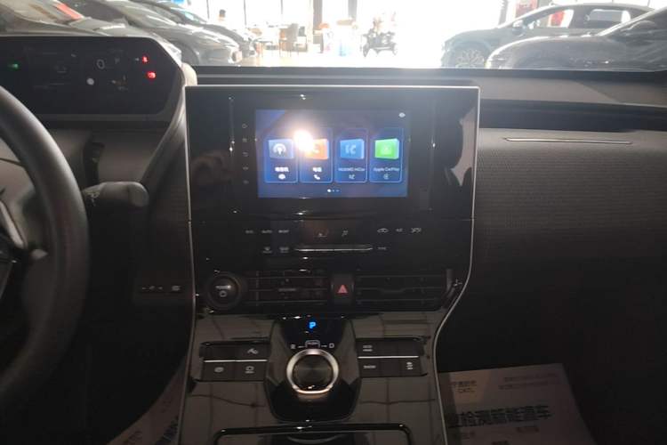 Used Toyota FAW bZ4X 2022 Two-Wheel-Drive Elite JOY Edition Audio And AC Panel