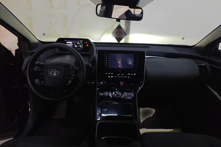 Used Toyota FAW bZ4X 2022 Two-Wheel-Drive Long-Range JOY Edition Center Console