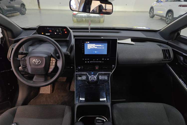 Used Toyota FAW bZ4X 2022 Two-Wheel-Drive Long-Range JOY Edition Center Console