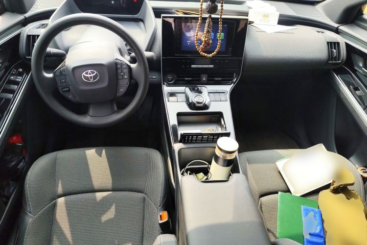 Used Toyota FAW bZ4X 2022 Two-Wheel-Drive Elite JOY Edition Center Console