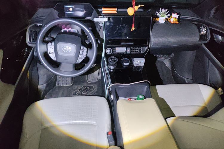 Used Toyota FAW bZ4X 2022 Two-Wheel Drive Long-Range PRO Version Center Console