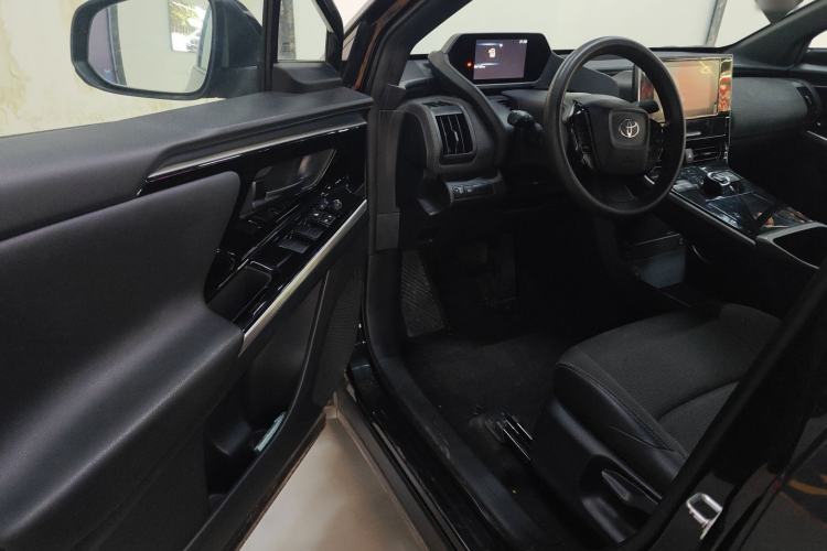 Used Toyota FAW bZ4X 2022 Two-Wheel-Drive Long-Range JOY Edition Driver Seat
