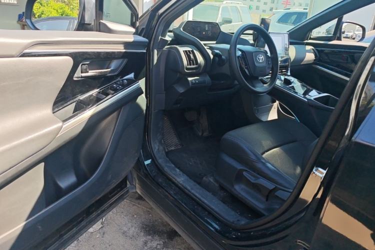 Used Toyota FAW bZ4X 2022 Two-Wheel-Drive Elite JOY Edition Driver Seat