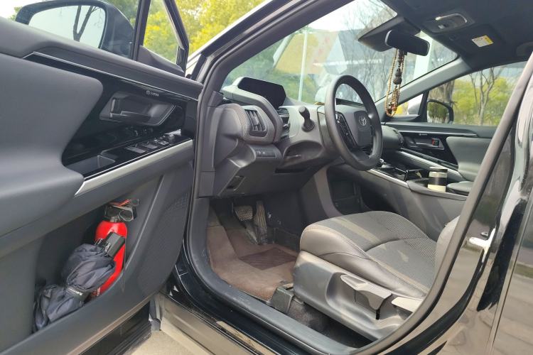Used Toyota FAW bZ4X 2022 Two-Wheel-Drive Elite JOY Edition Driver Seat