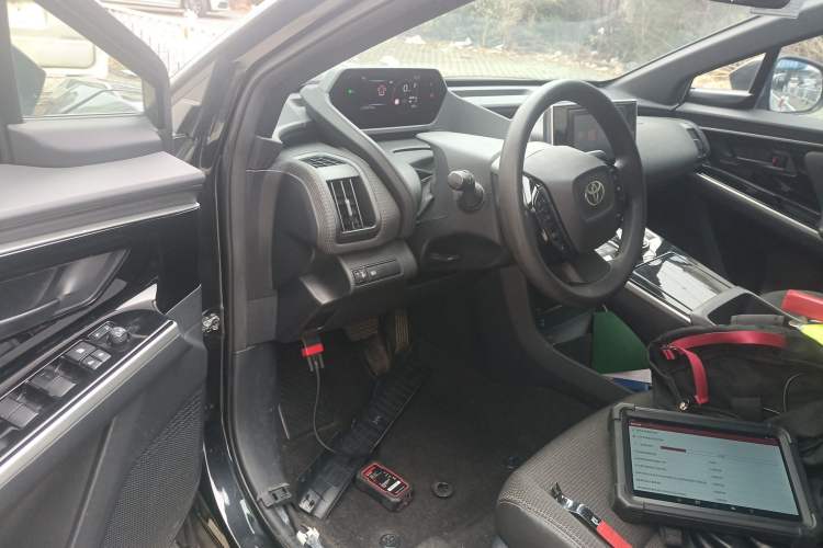 Used Toyota FAW bZ4X 2022 Two-Wheel-Drive Elite JOY Edition Driver Seat