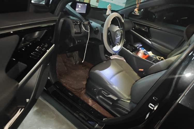 Used Toyota FAW bZ4X 2022 Two-Wheel-Drive Elite JOY Edition Driver Seat