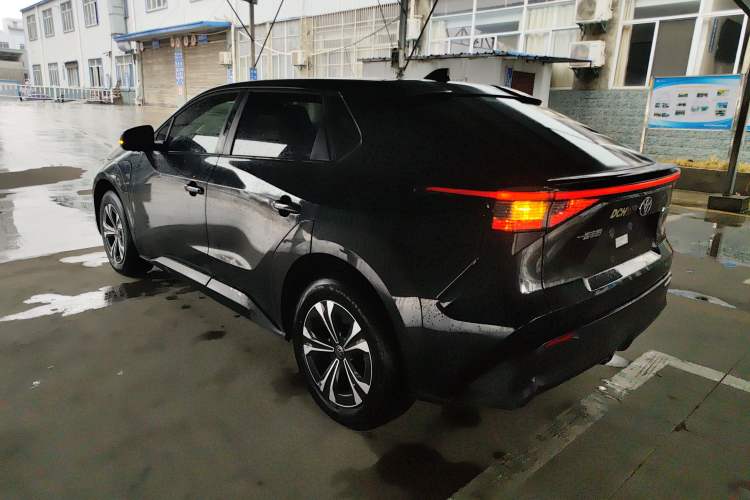 Used Toyota FAW bZ4X 2022 Two-Wheel-Drive Long-Range JOY Edition Exterior 2