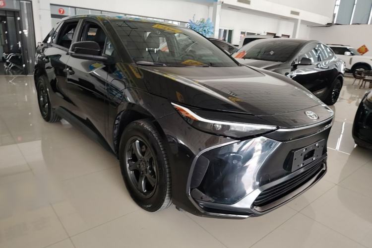 Used Toyota FAW bZ4X 2022 Two-Wheel-Drive Elite JOY Edition Front Right 45 Deg