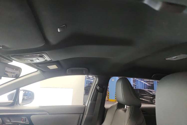 Used Toyota FAW bZ4X 2022 Two-Wheel-Drive Elite JOY Edition Headliner