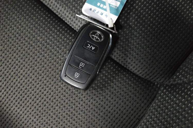 Used Toyota FAW bZ4X 2022 Two-Wheel-Drive Long-Range JOY Edition Interior 1