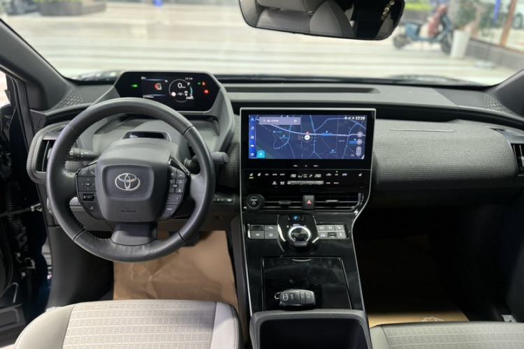 Used Toyota FAW bZ4X 2022 Four-Wheel-Drive High-Performance PRO Edition Interior 2