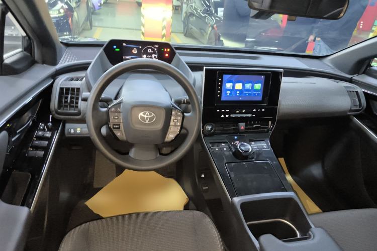 Used Toyota FAW bZ4X 2022 Two-Wheel-Drive Elite JOY Edition Interior 2