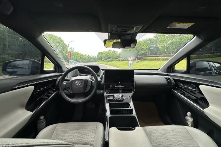 Used Toyota FAW bZ4X 2022 Four-Wheel-Drive High-Performance PRO Edition Interior 3