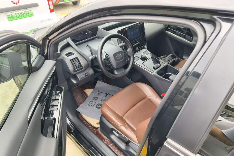 Used Toyota FAW bZ4X 2022 Four-Wheel-Drive High-Performance Premium Edition Interior 3