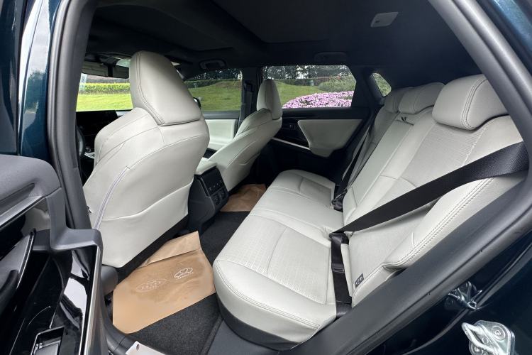 Used Toyota FAW bZ4X 2022 Four-Wheel-Drive High-Performance PRO Edition Interior 4