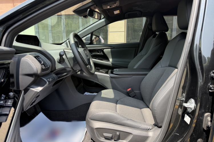 Used Toyota FAW bZ4X 2022 Two-Wheel-Drive Elite JOY Edition Interior 4