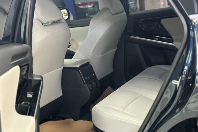 Used Toyota FAW bZ4X 2022 Four-Wheel-Drive High-Performance PRO Edition Interior 6