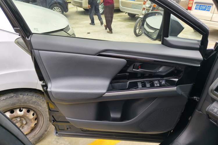 Used Toyota FAW bZ4X 2022 Four-Wheel-Drive High-Performance Premium Edition Interior 7