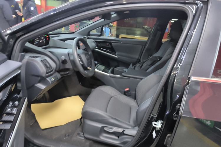 Used Toyota FAW bZ4X 2022 Two-Wheel-Drive Elite JOY Edition Left Front Seat