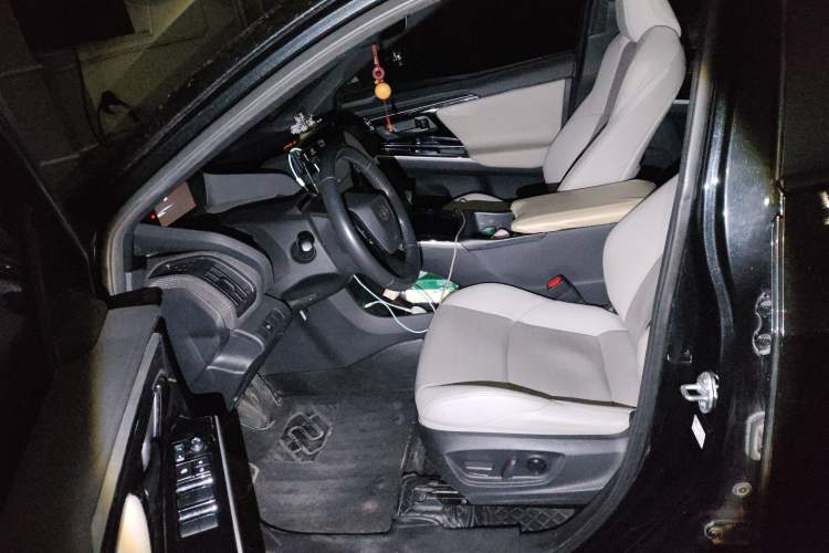 Used Toyota FAW bZ4X 2022 Two-Wheel Drive Long-Range PRO Version Left Front Seat