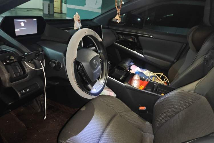 Used Toyota FAW bZ4X 2022 Two-Wheel-Drive Elite JOY Edition Left Front Seat