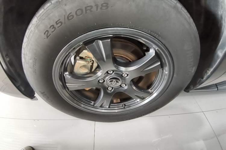 Used Toyota FAW bZ4X 2022 Two-Wheel-Drive Elite JOY Edition Left Front Wheel Hub