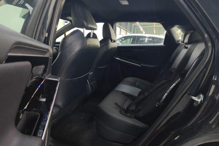 Used Toyota FAW bZ4X 2022 Two-Wheel-Drive Long-Range JOY Edition Left Rear Seat