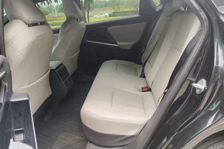 Used Toyota FAW bZ4X 2022 Four-Wheel-Drive High-Performance PRO Edition Left Rear Seat