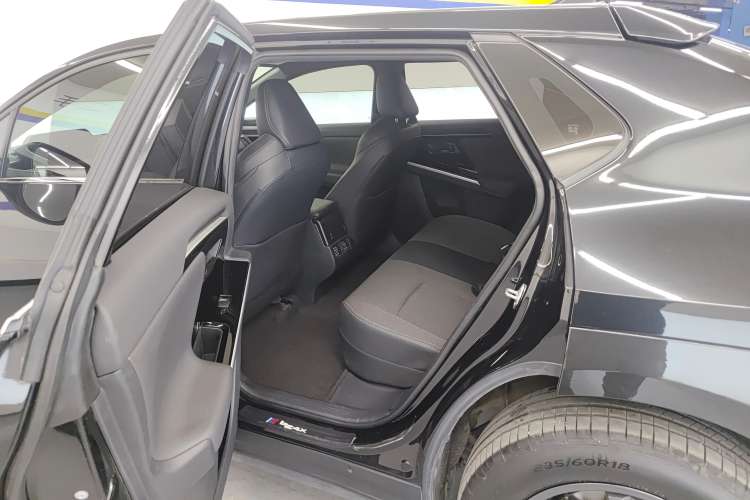 Used Toyota FAW bZ4X 2022 Two-Wheel-Drive Elite JOY Edition Left Rear Seat