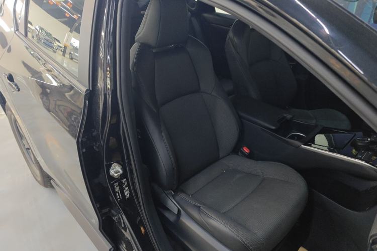 Used Toyota FAW bZ4X 2022 Two-Wheel-Drive Long-Range JOY Edition Right Front Seat