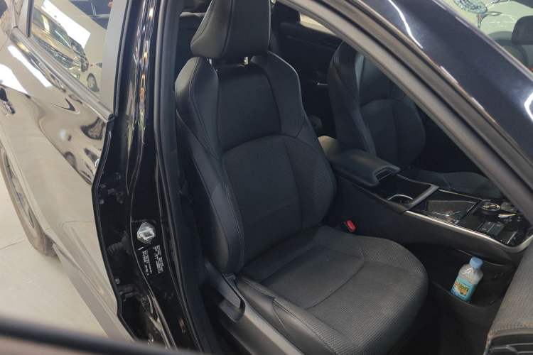 Used Toyota FAW bZ4X 2022 Two-Wheel-Drive Long-Range JOY Edition Right Front Seat