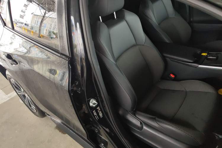 Used Toyota FAW bZ4X 2022 Two-Wheel-Drive Long-Range JOY Edition Right Front Seat