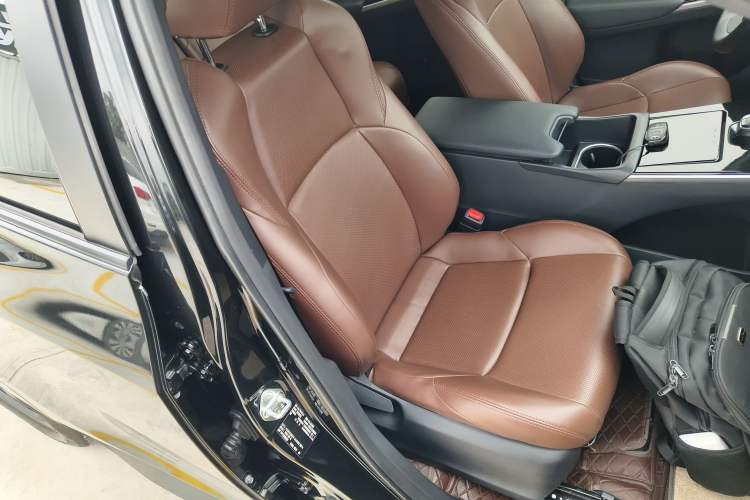 Used Toyota FAW bZ4X 2022 Four-Wheel-Drive High-Performance Premium Edition Right Front Seat