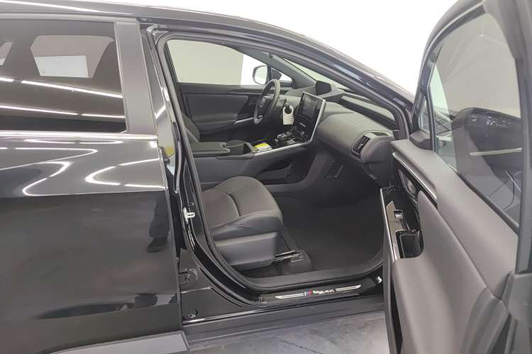 Used Toyota FAW bZ4X 2022 Two-Wheel-Drive Elite JOY Edition Right Front Seat