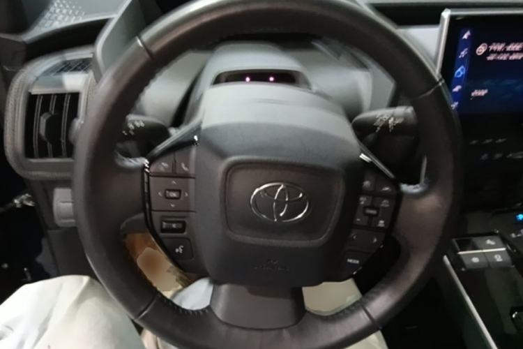 Used Toyota FAW bZ4X 2022 Four-Wheel-Drive High-Performance PRO Edition Steering Wheel