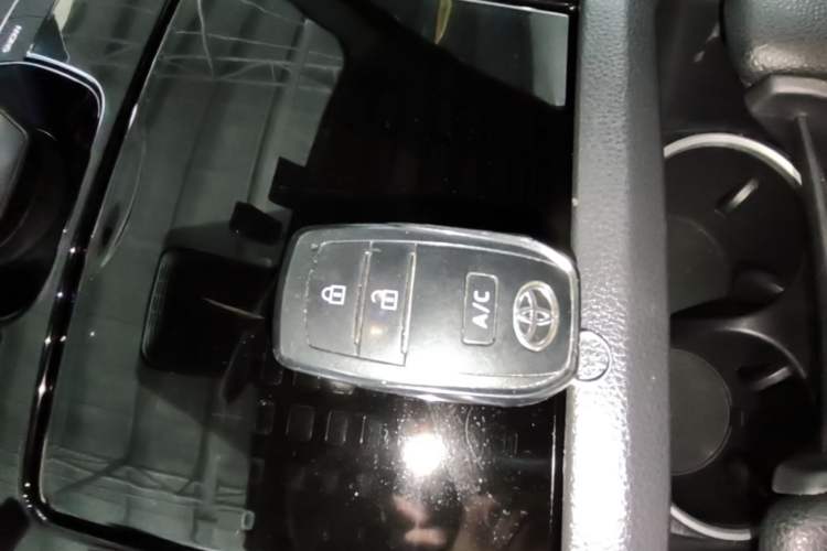 Used Toyota FAW bZ4X 2022 Two-Wheel-Drive Elite JOY Edition Vehicle Key