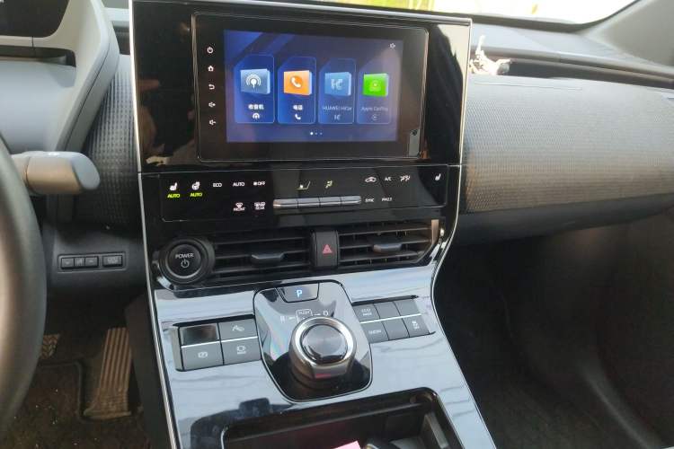 Used Toyota FAW bZ4X 2022 Two-Wheel-Drive Long-Range JOY Edition Audio And AC Panel