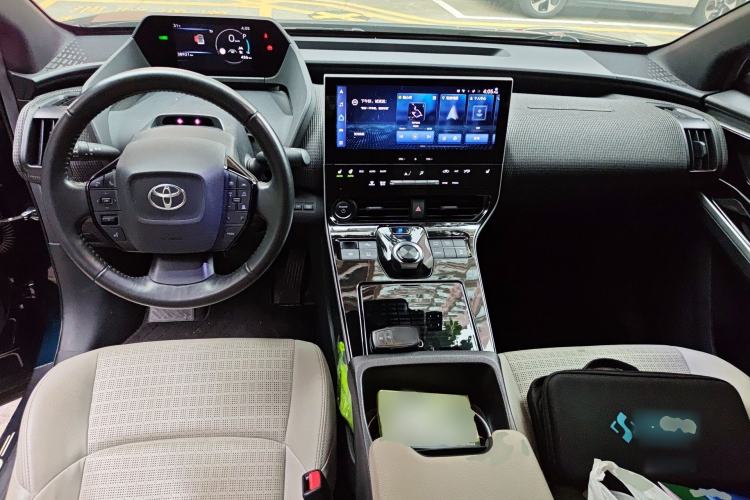 Used Toyota FAW bZ4X 2022 Two-Wheel Drive Long-Range PRO Version Center Console