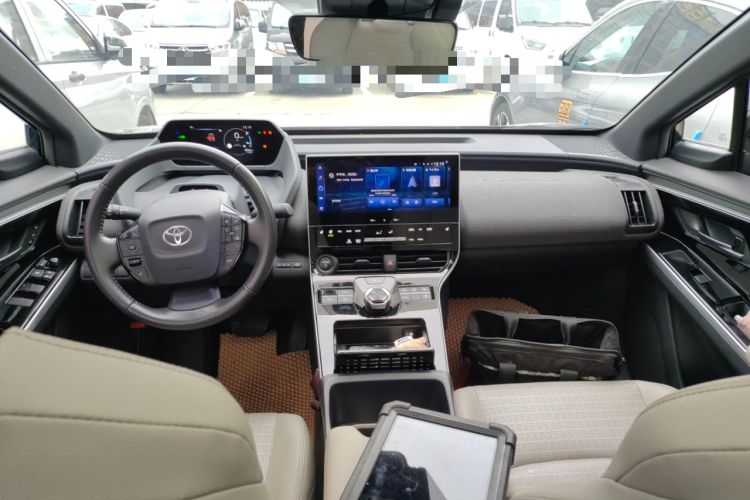 Used Toyota FAW bZ4X 2022 Two-Wheel Drive Long-Range PRO Version Center Console