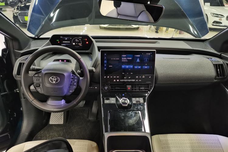 Used Toyota FAW bZ4X 2022 Four-Wheel-Drive High-Performance PRO Edition Center Console